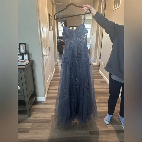 Size 2 Jules and Cleo prom dress worn once! - Picture 3 of 5